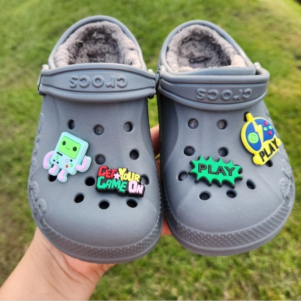 Crocs Kids Classic Baya Gray Lined Dual Clogs Charms Included Size C10 4-5 Years - Picture 2 of 15